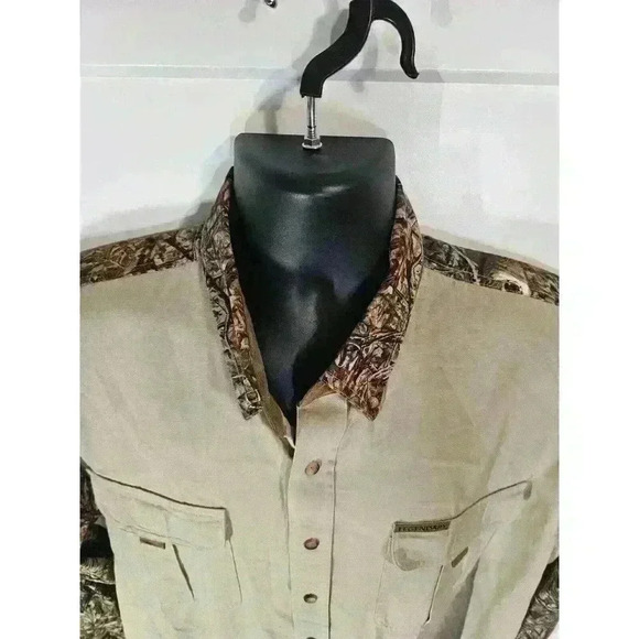 Legendary White Tails Mens Brown Tan Long Sleeve Shirt Sz XL Deer Buck Gear - Picture 5 of 9